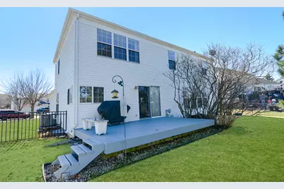 2046 Mission Hills Drive, Elgin, IL 60123 - Photo 35