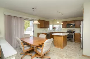 2046 Mission Hills Dr, Elgin, IL 60123 - Photo 13