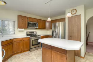 2046 Mission Hills Dr, Elgin, IL 60123 - Photo 17