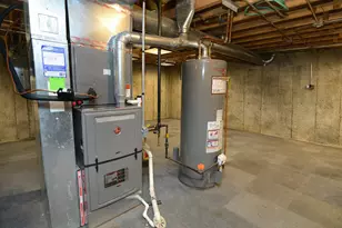 2046 Mission Hills Dr, Elgin, IL 60123 - Photo 33