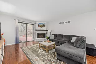 42W470 Red Bud Ct, Saint Charles, IL 60175 - Photo 13