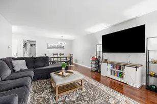 42W470 Red Bud Ct, Saint Charles, IL 60175 - Photo 11