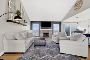 81 Parkside Ct, North Aurora, IL 60542 - Photo 11