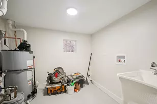 8824 S Wood St, Chicago, IL 60620 - Photo 15