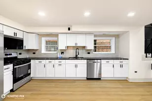 10154 S Emerald Ave, Chicago, IL 60628 - Photo 9