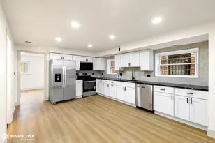 10154 S Emerald Ave, Chicago, IL 60628 - Photo 7