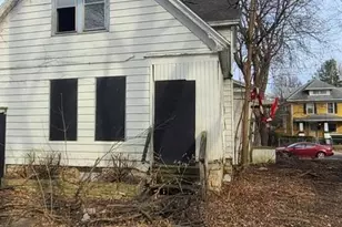 469 S Wildwood Ave, Kankakee, IL 60901 - Photo 3