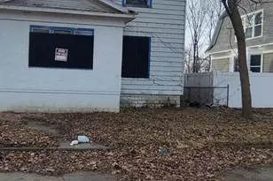 469 S Wildwood Ave, Kankakee, IL 60901 - Photo 1