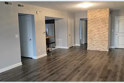 635 Perrie Drive #306, Elk Grove Village, IL 60007 - Photo 3