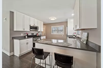 1S336 Buttercup Lane, Villa Park, IL 60181 - Photo 7