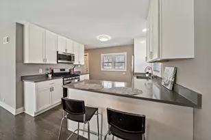 1S336 Buttercup Ln, Villa Park, IL 60181 - Photo 7