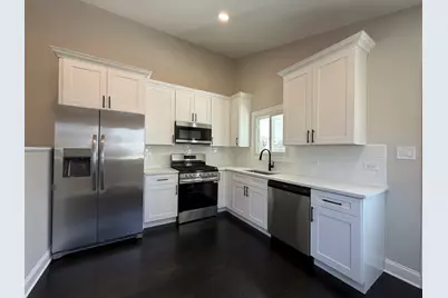 665 Easy Street, Glendale Heights, IL 60139 - Photo 5