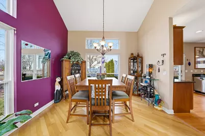 334 S Clearview Circle, Round Lake, IL 60073 - Photo 5