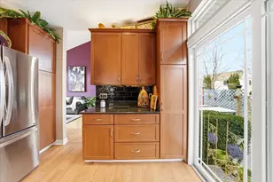 334 S Clearview Circle, Round Lake, IL 60073 - Photo 7