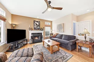 334 S Clearview Circle, Round Lake, IL 60073 - Photo 11