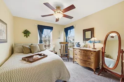 334 S Clearview Circle, Round Lake, IL 60073 - Photo 17