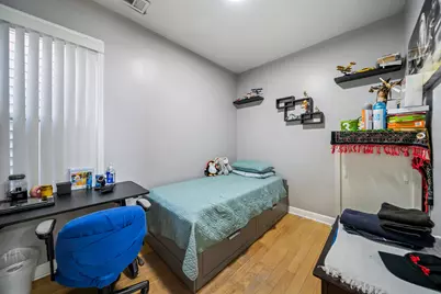 3355 N Hamlin Avenue, Chicago, IL 60618 - Photo 11