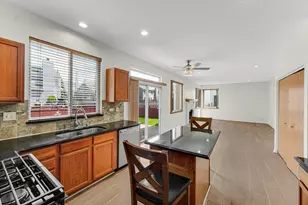 1998 Conway Ln, Aurora, IL 60503 - Photo 9