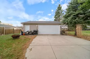 10093 W Ford Ave, Beach Park, IL 60099 - Photo 23