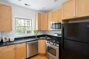 843 E 52nd St, Chicago, IL 60615 - Photo 5