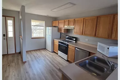 1633 W Chrysler Drive #1633, Belvidere, IL 61008 - Photo 5