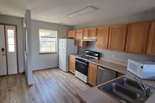 1633 W Chrysler Dr, Belvidere, IL 61008 - Photo 5