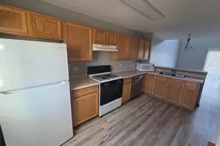 1633 W Chrysler Dr, Belvidere, IL 61008 - Photo 7