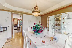 1527 Lexington Cir, Schaumburg, IL 60173 - Photo 13