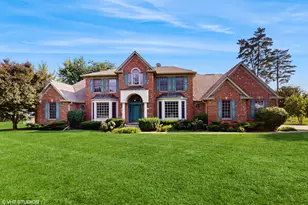 1527 Lexington Cir, Schaumburg, IL 60173 - Photo 1