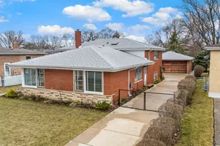 5132 W 105th Pl, Oak Lawn, IL 60453 - Photo 1