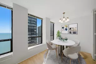 260 E Chestnut St, Chicago, IL 60611 - Photo 11