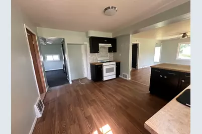 415 W Livingston Road, Streator, IL 61364 - Photo 9