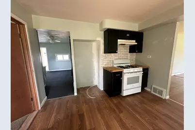 415 W Livingston Road, Streator, IL 61364 - Photo 5