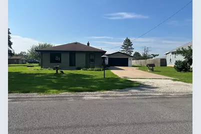 415 W Livingston Road, Streator, IL 61364 - Photo 1