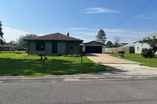 415 W Livingston Rd, Streator, IL 61364 - Photo 1