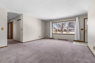 8668 Yosemite Drive, Byron, IL 61010 - Photo 5