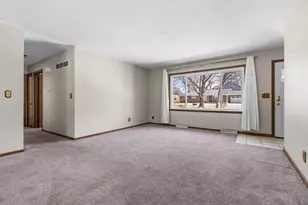 8668 Yosemite Dr, Byron, IL 61010 - Photo 5