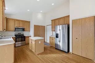 1547 W Cadillac Circle, Romeoville, IL 60446 - Photo 7