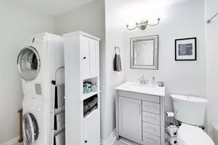 1555 N Sandburg Terrace, Chicago, IL 60610 - Photo 15