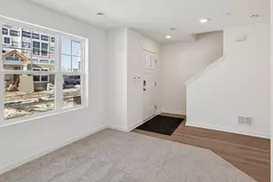 545 Yosemite Wy, Mundelein, IL 60060 - Photo 3