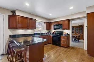 840 Mobile Ct, Naperville, IL 60540 - Photo 5