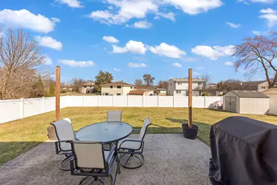 1551 Briarcliffe Boulevard, Wheaton, IL 60189 - Photo 21