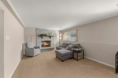 1551 Briarcliffe Boulevard, Wheaton, IL 60189 - Photo 17