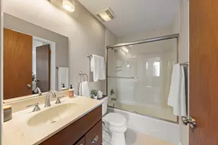 1551 Briarcliffe Blvd, Wheaton, IL 60189 - Photo 15