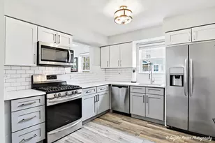 532 Jennifer Cir, Mundelein, IL 60060 - Photo 11