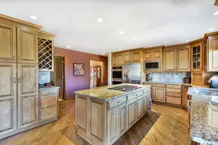 21 N Highview Cir, Hawthorn Woods, IL 60047 - Photo 9