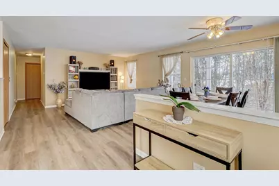 1212 Hillsborough Court, Crystal Lake, IL 60014 - Photo 5