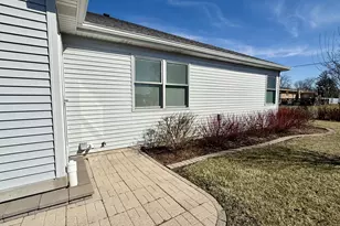 298 Sunset Blvd, Oglesby, IL 61348 - Photo 3