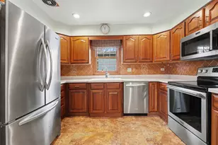 16417 Claire Ln, South Holland, IL 60473 - Photo 9