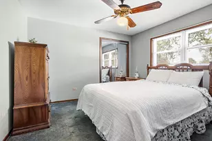 5707 W 90th Pl, Oak Lawn, IL 60453 - Photo 11